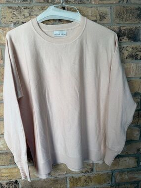 BE COOL Women's Crewneck Sweatshirt in Light Pink